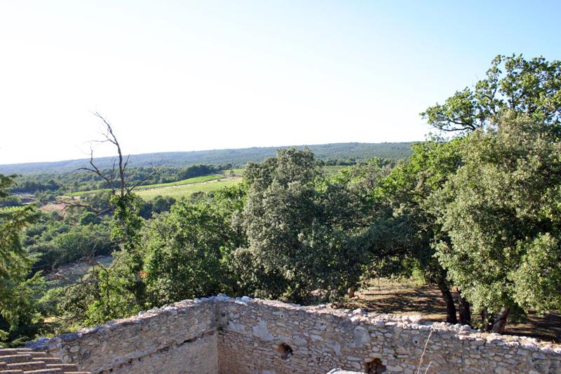 Luberon, in the heart of brushy ground, top hill, ancient converted relay post on a 6 hectares plot